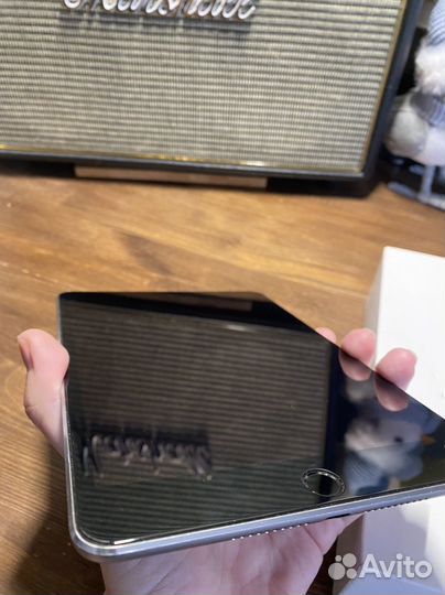 iPad mini 4 Wi-Fi Cellular 32GB