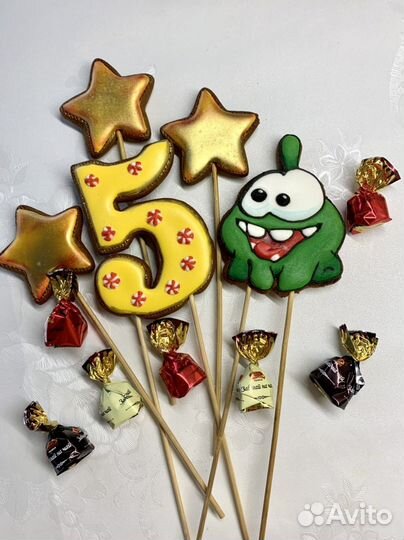 Пряничные топперы на заказ для украшения торта