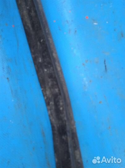 Накладка стекла задней правой двери хром 1680018