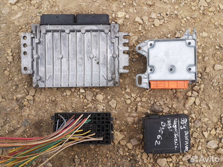 Блок предохранителей, вентиляторов Megan/Scenic 1