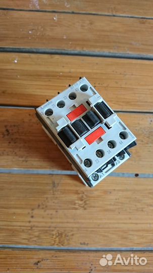 Контактор для сплит-системы Lovato BF0031A