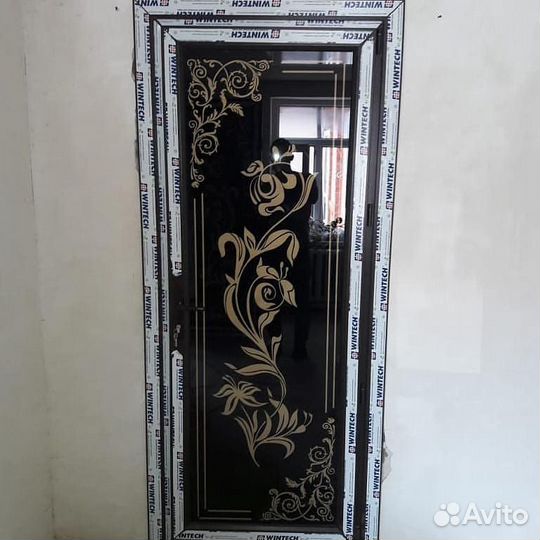 Пластиковая дверь 120х210 77