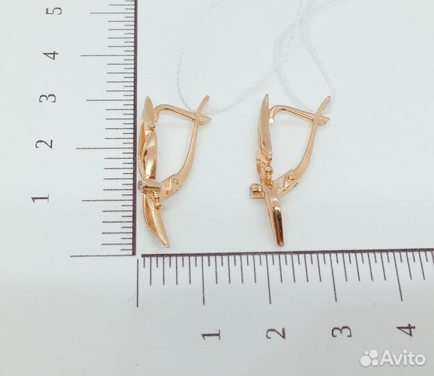 Золотые серьги с камнем