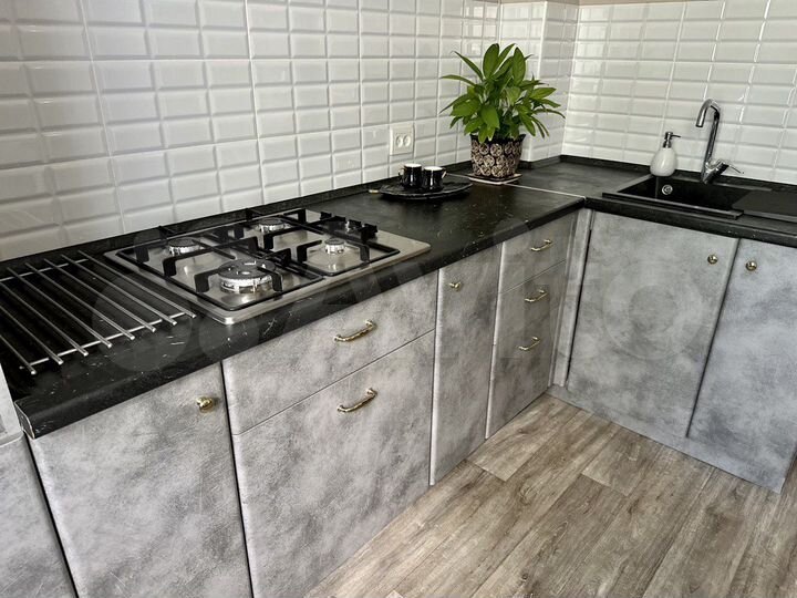 3-к. квартира, 80,1 м², 1/2 эт.