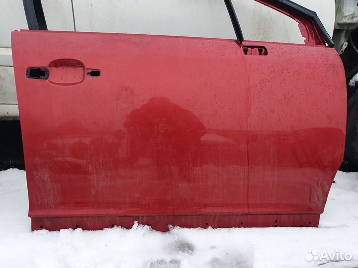 Дверь передняя правая Citroen C4 красная 5и дверн