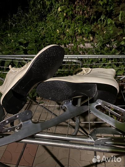 Коньки фигурные botas размер 40/36,5