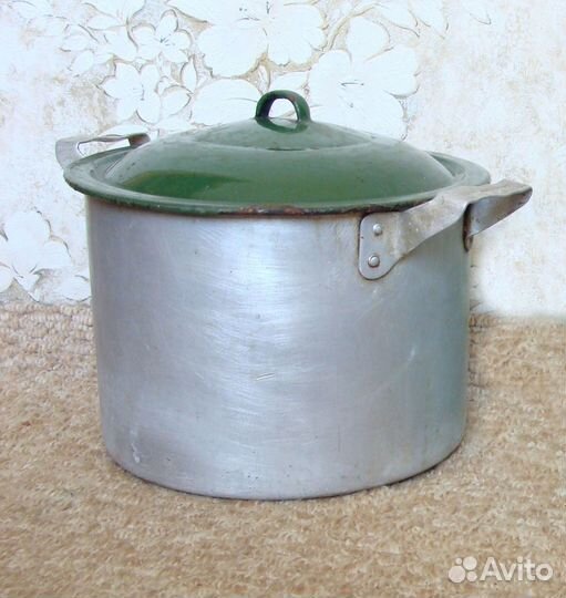 Закатки, чайники, кастрюля, ножи, вилки