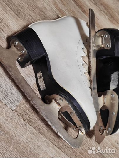 Коньки фигурные для девочки 34