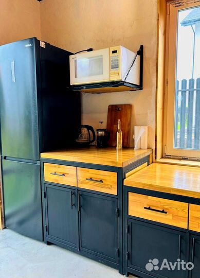 Кухня лофт из дерева и металла