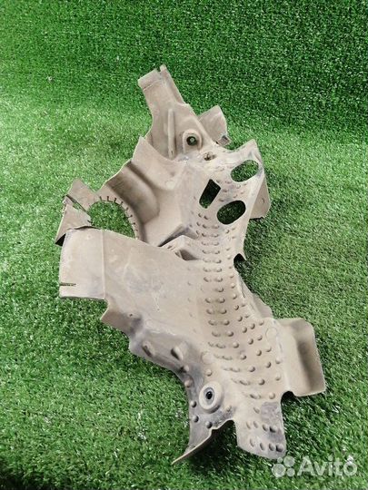 Пыльник переднего подрамника правый Mercedes-Benz