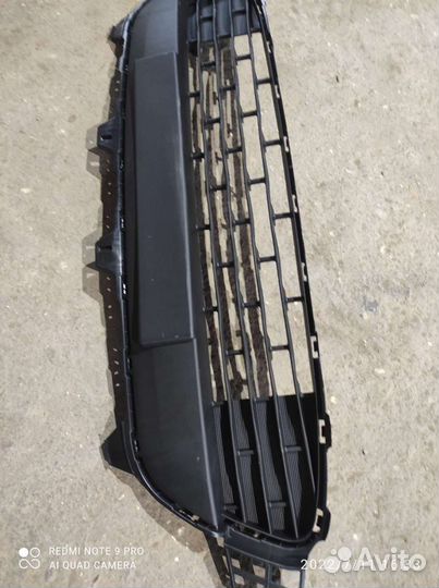 Решетка бампера Киа Рио 4
