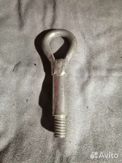 Крюк буксировочный VAG