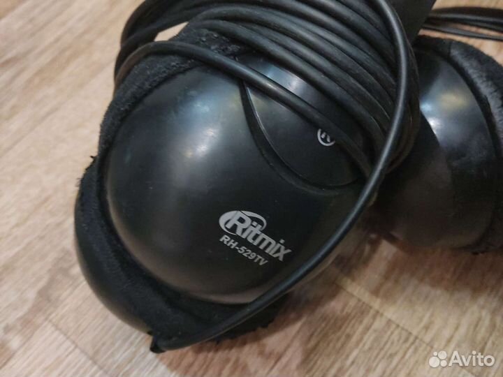 Проводные наушники пара