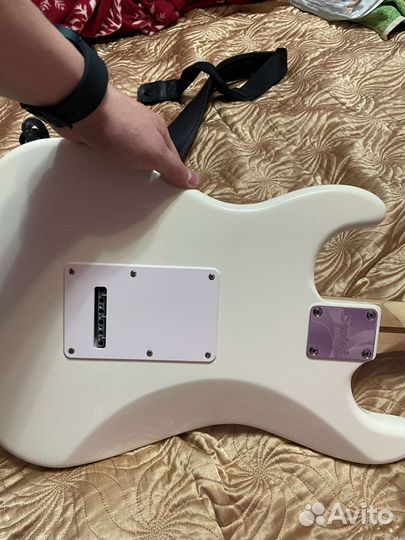 Электрогитара Fender squier bullet trem HSS AWT