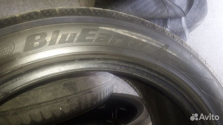 Yokohama BluEarth AE50 235/45 R17 97W