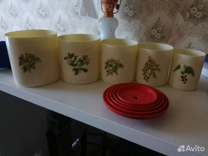 Набор контейнеров