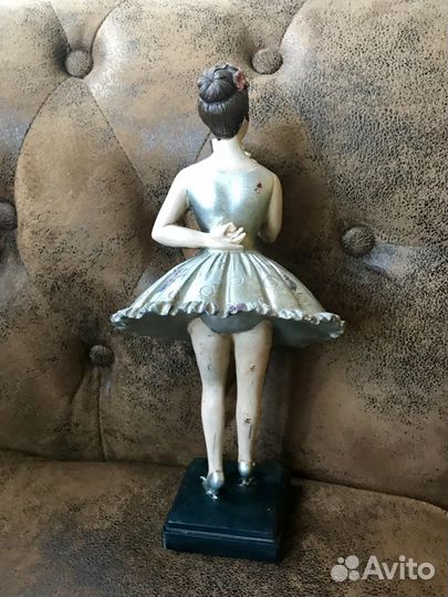 Статуэтка «дама с веером», Англия