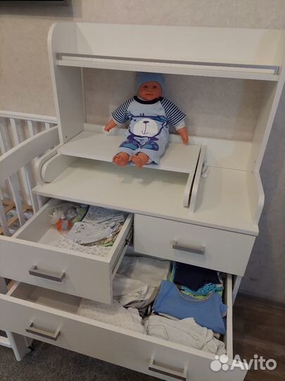 Комод с полкой