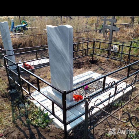 Ограды на кладбище