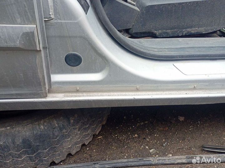 Порог правый левый Opel Astra h цена за штуку