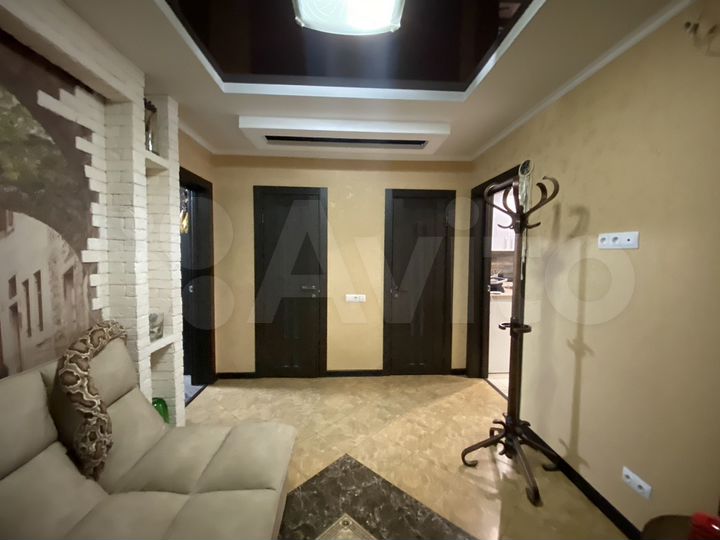 2-к. квартира, 70 м², 7/17 эт.