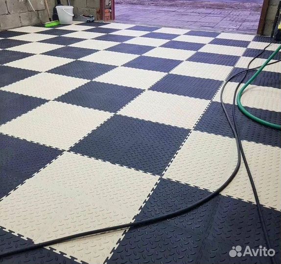 Модульная пвх плитка в автосервис / сто