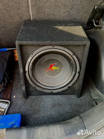 Сабвуфер Helix Xmax 300A