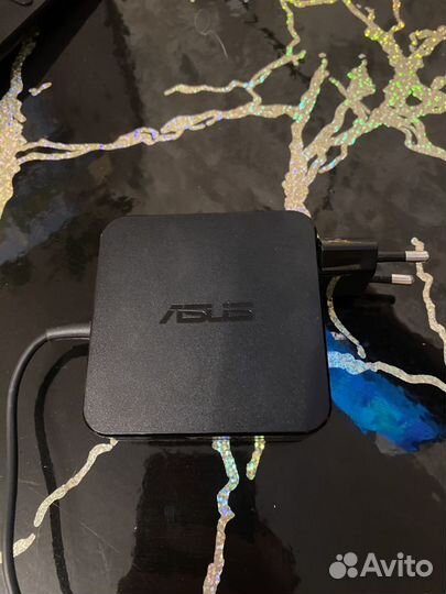 Asus core i3 5005u Geforce 920m