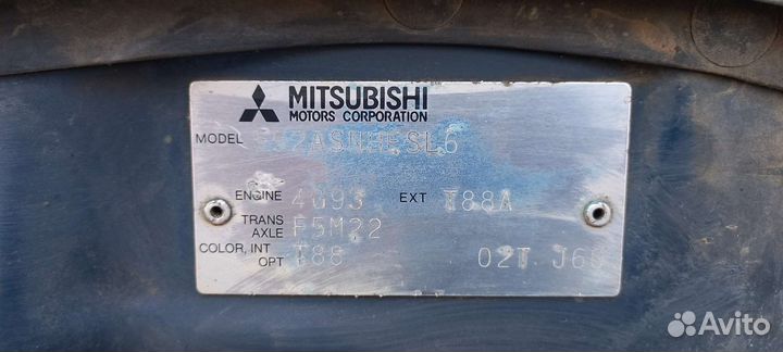 Капот mitsubishi