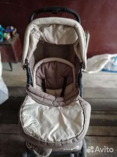 Прогулочная коляска