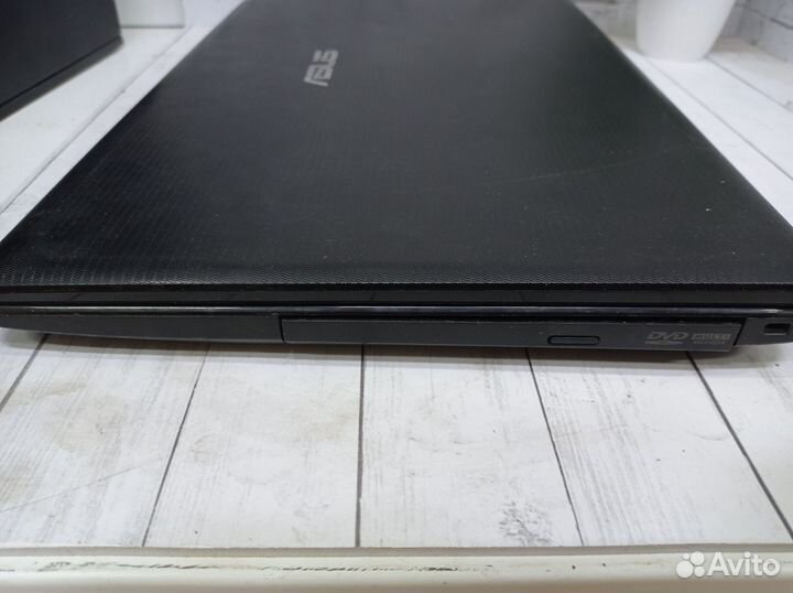 Ноутбук asus X55U