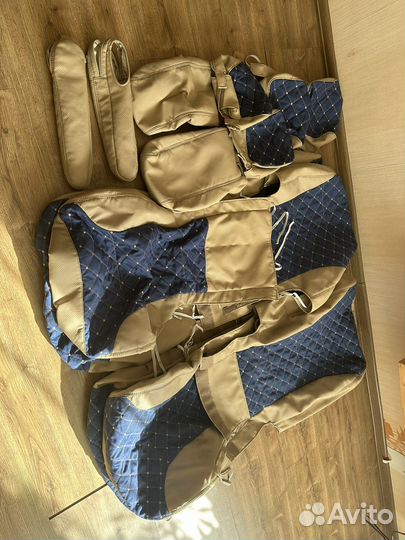 Автомобильные чехлы Nisssn Serena 2007-2010 год