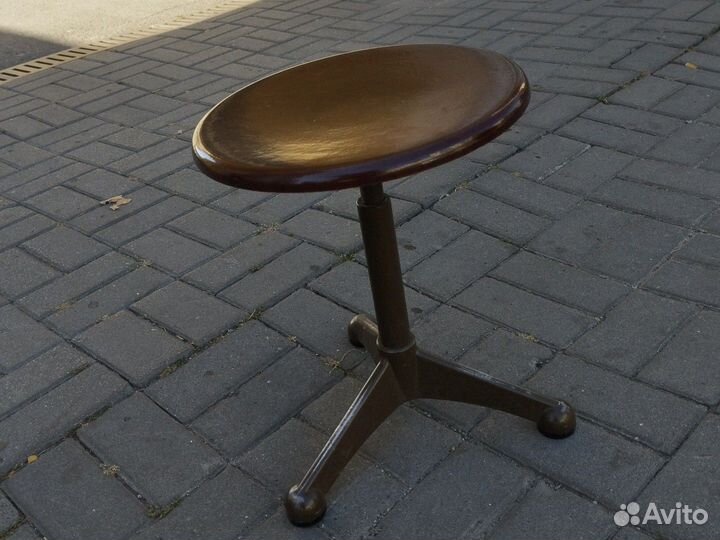 Стул для пианино винтовой