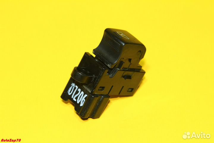 Nissan Patrol (Y62) Кнопка стеклоподъемника