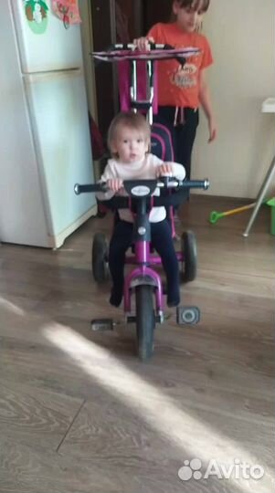 Велосипед трёхколёсный с ручкой+ещё один бонусом