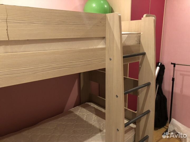 Двухъярусная кровать бу с матрасами