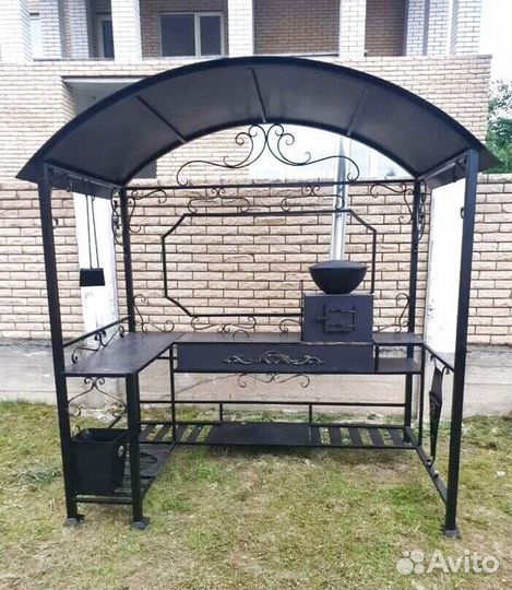 Мангал с крышей