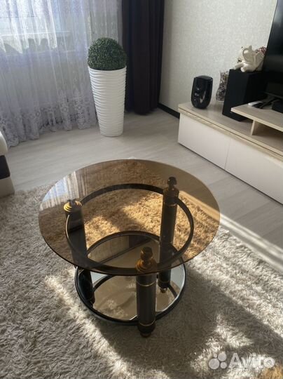 Стол стеклянный