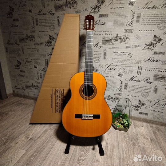 Гитара новая Yamaha C40