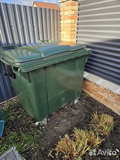 Мусорный контейнер