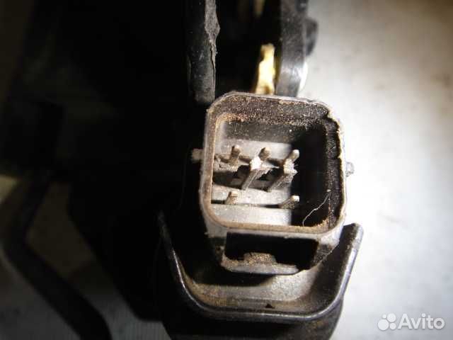 Замок двери Getz (03-10) зад L с активатором б\у (арт. 814101C000)