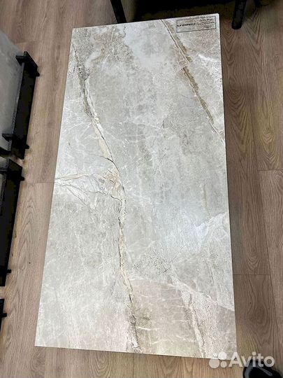 Плитка с прожилками