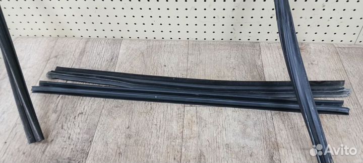 Бархотки двери Terrano D10