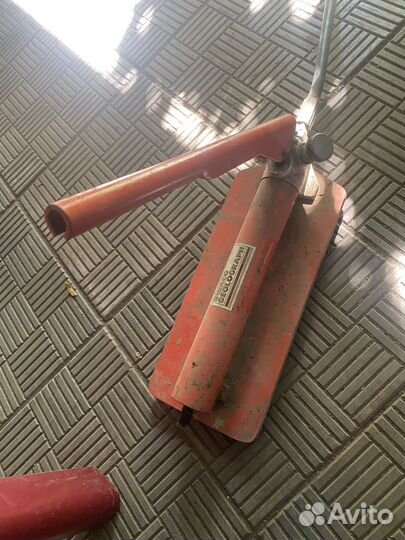 Домкрат гидравлический