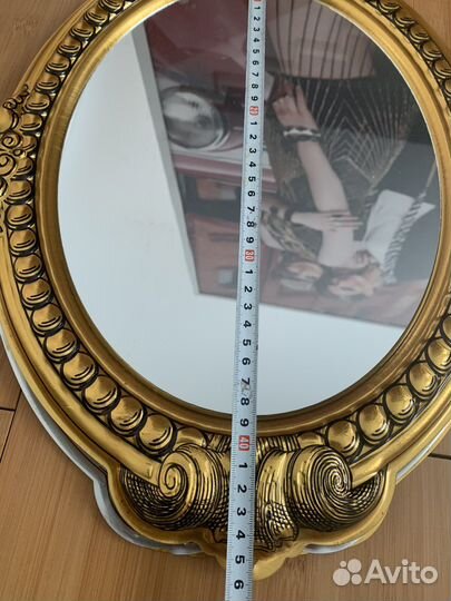Зеркало в раме на стену