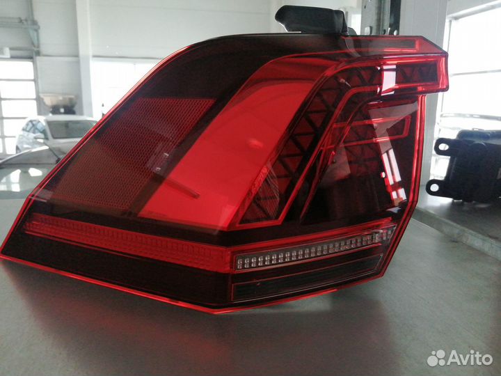 Фонарь задний левый VW Tiguan 2016 5NA945207C