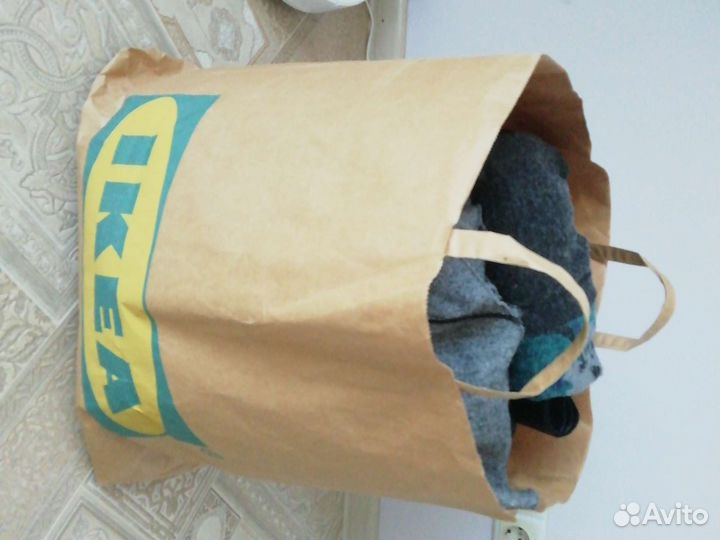 Отдаю бесплатно огромный пакет женских вещей 42-44