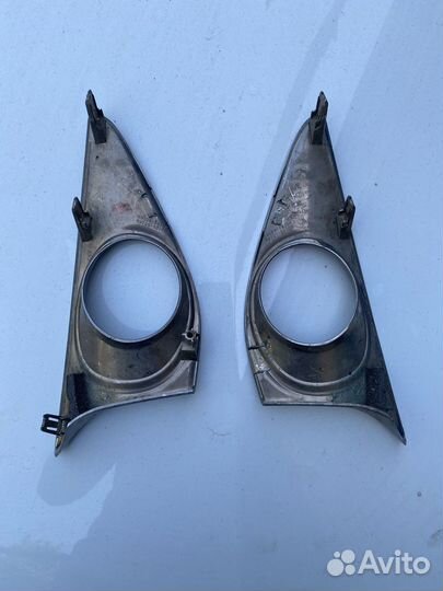 Рамка противотуманной фары Toyota Camry 50