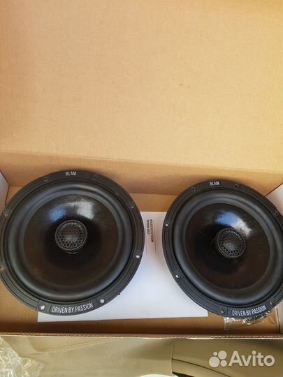 Акустические колонки в автомобили