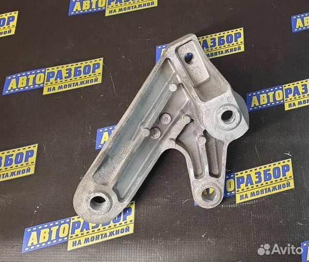 Кронштейн кпп Mazda 3